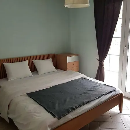 Flat With Garden
